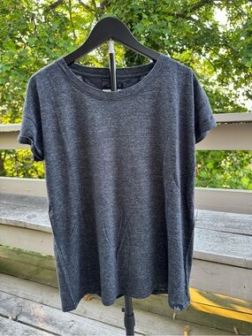 Prana Women’s Short Sleeve Crew Tee in Charcoal Heather | Small